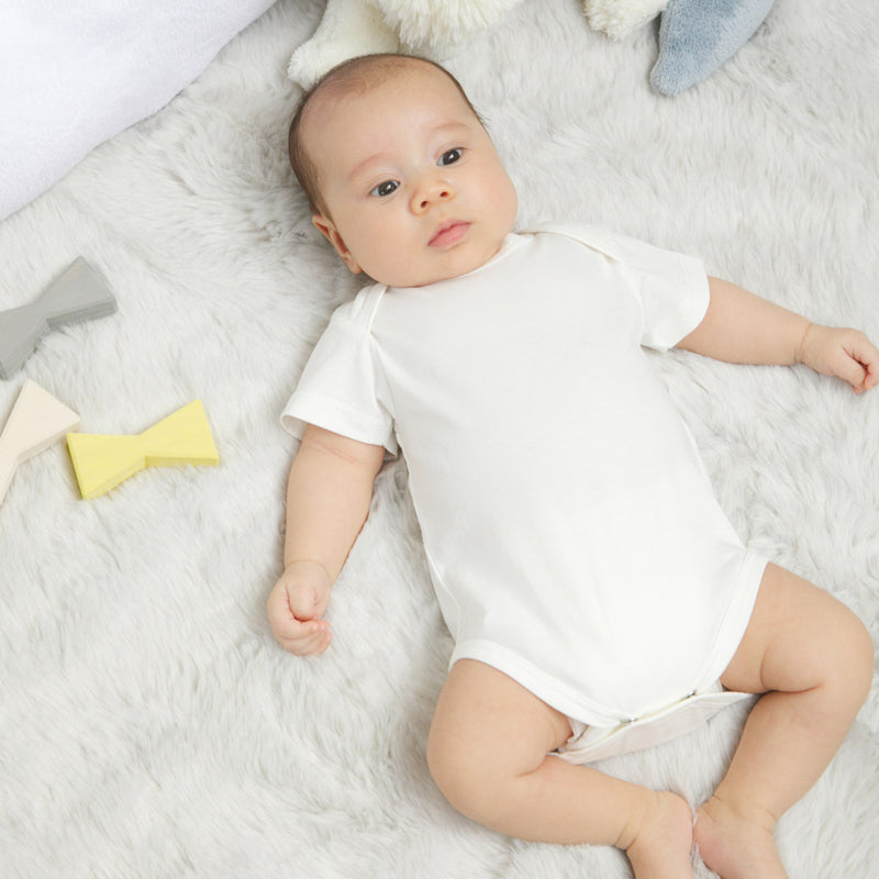 Baby in Organic Onesie Basic - White Short Sleeve